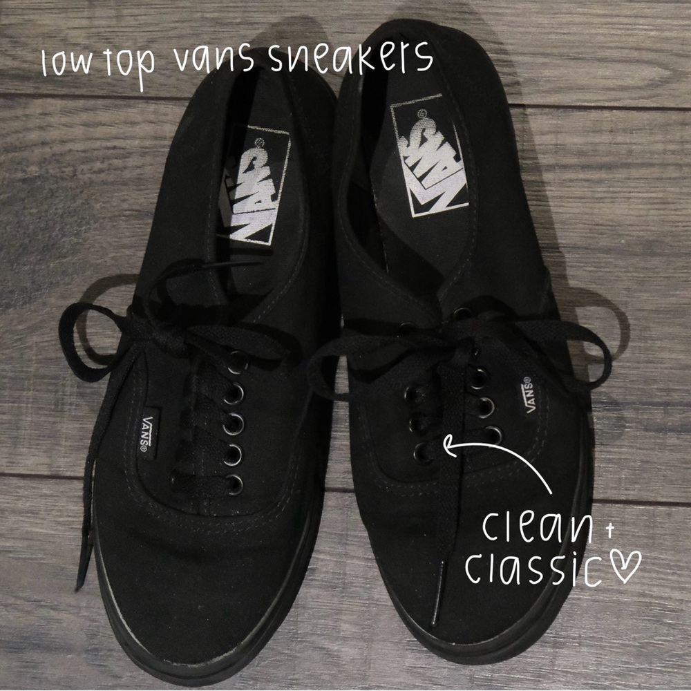 Vans Black Low Top Canvas Sneakers • Men’s 6 / Women’s 7.5 • Unisex Fit